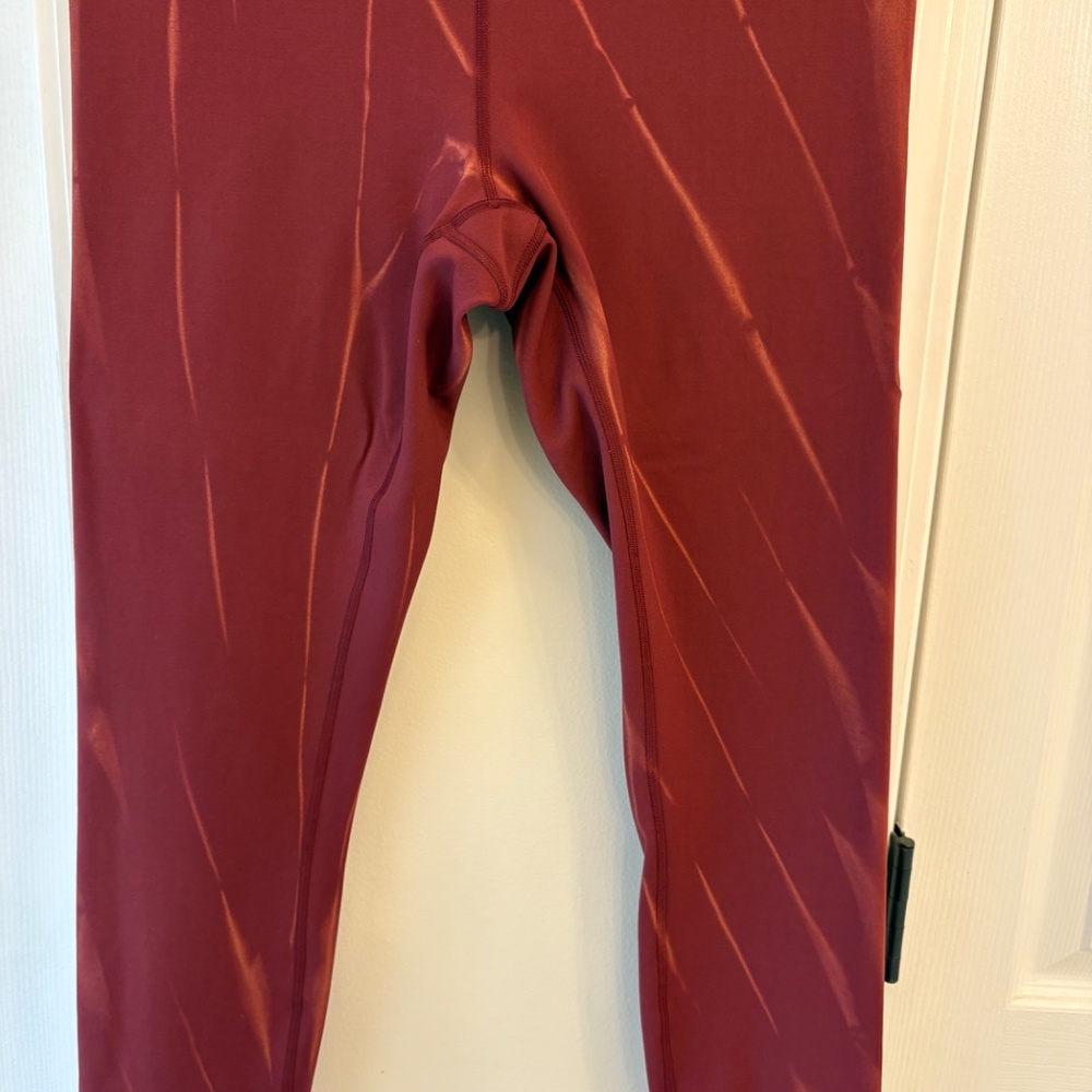 Lululemon Wunder Train Leggings - Picture 7 of 8